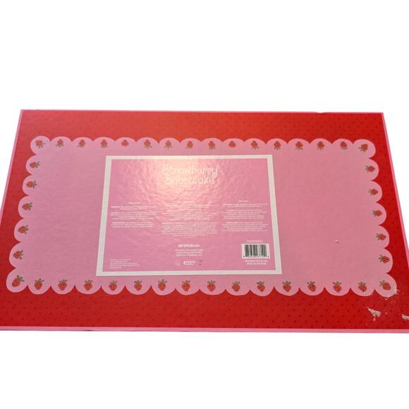 Strawberry Shortcake 7 Piece Self Care Gift Set NEW Hand Cream Body Wash Scrub - Picture 4 of 5